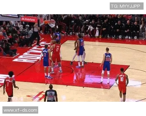 休斯顿火箭与底特律活塞激战正酣谁能在NBA赛场上笑到最后