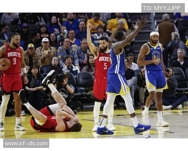 2017年12月21日火箭队与湖人队激战回顾精彩瞬间与球员表现分析