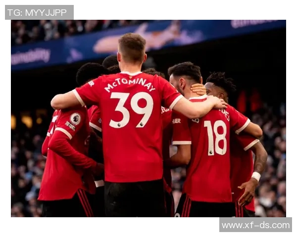 曼联热刺激战看台球迷热情高涨共同见证精彩对决