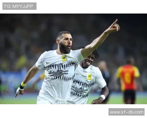 本泽马：从天才少年到足坛传奇的华丽转身与未来展望