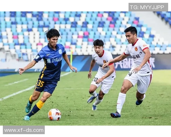 广州富力迎战河北幸福争夺中超联赛关键三分的精彩对决 广州富力迎战河北幸福争夺中超联赛关键三分的精彩对决