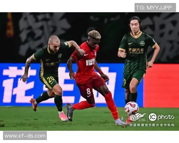 梅州队迎战江绿城，争夺联赛关键三分，球迷期待精彩对决