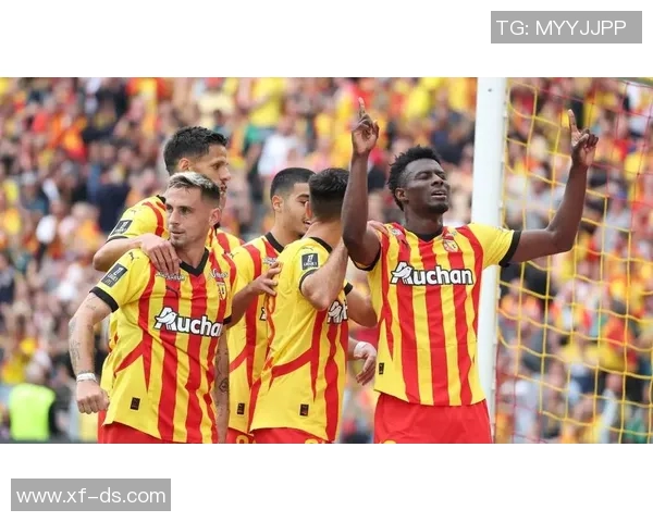 朗斯与巴黎足球会激战正酣谁能在这场对决中笑到最后 朗斯与巴黎足球会激战正酣谁能在这场对决中笑到最后